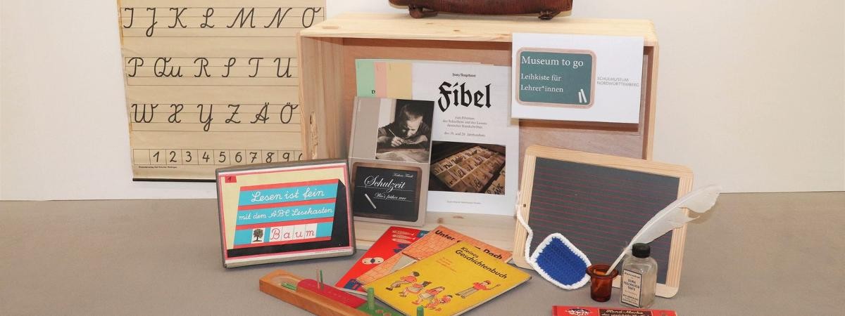 Leihkiste "Schulmuseum to go" Leihkiste "Schulmuseum to go"